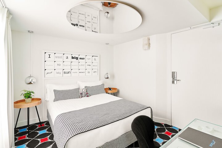 Room 7 of 60
