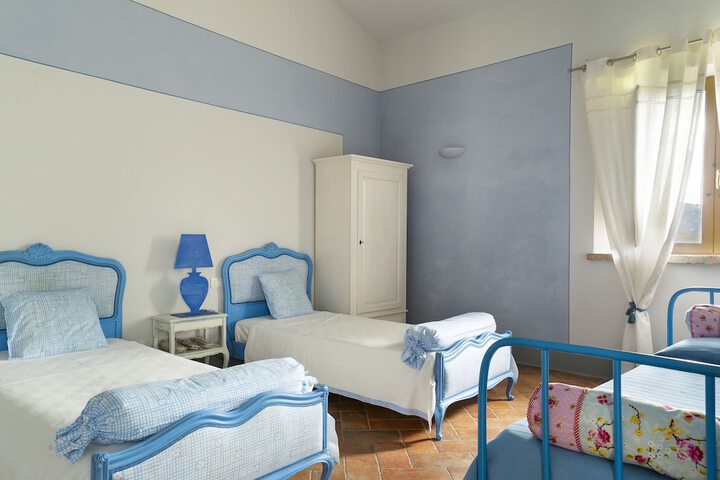Room 13 of 70