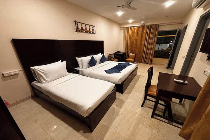 Room 15 of 38