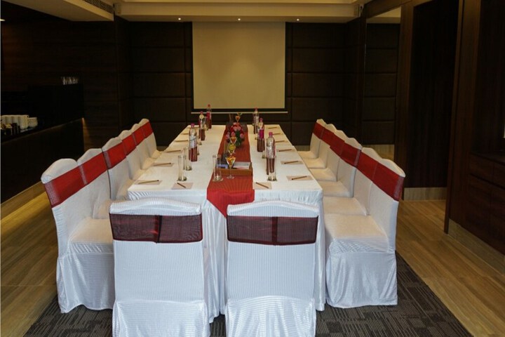 Ballroom/Hall 73 of 95