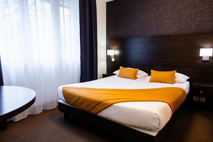 Room 2 of 21