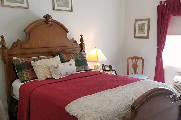 Room 7 of 77