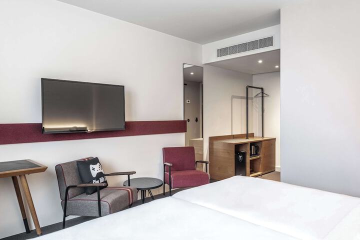 Room 6 of 41