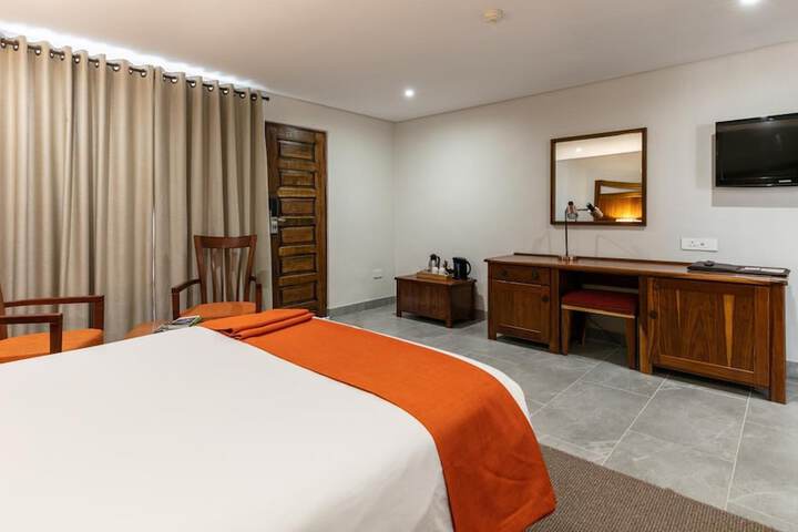 Room 14 of 96