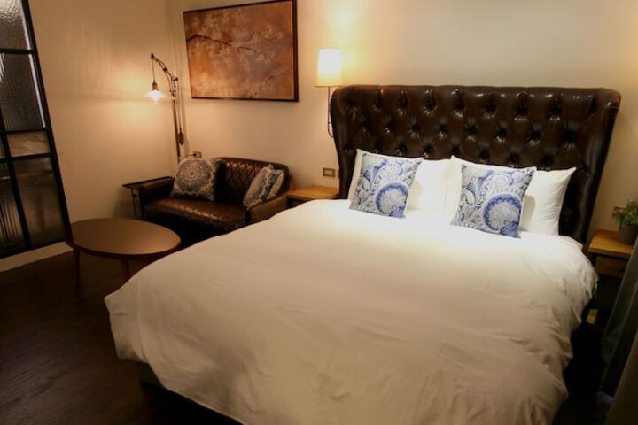 Room 10 of 114