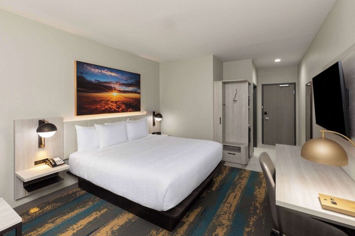 Room 11 of 29