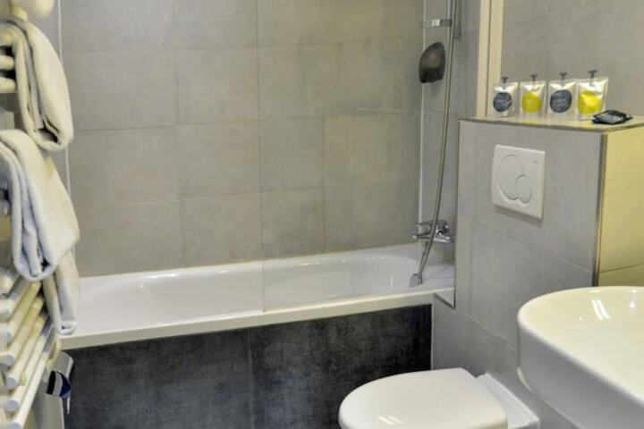Clean Restrooms