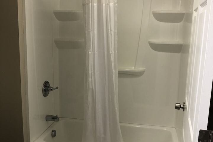 Room 6 of 8