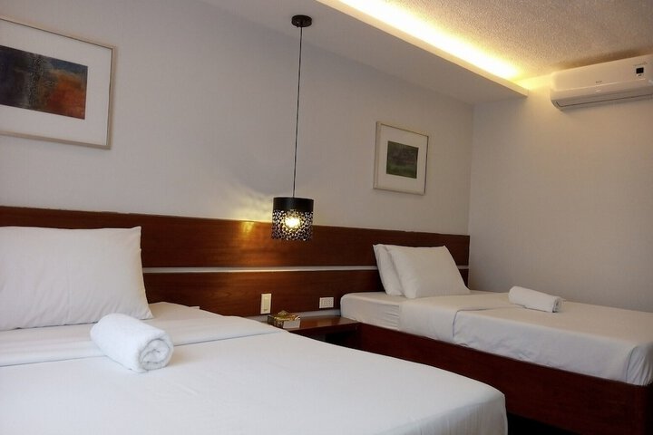 Room 7 of 18