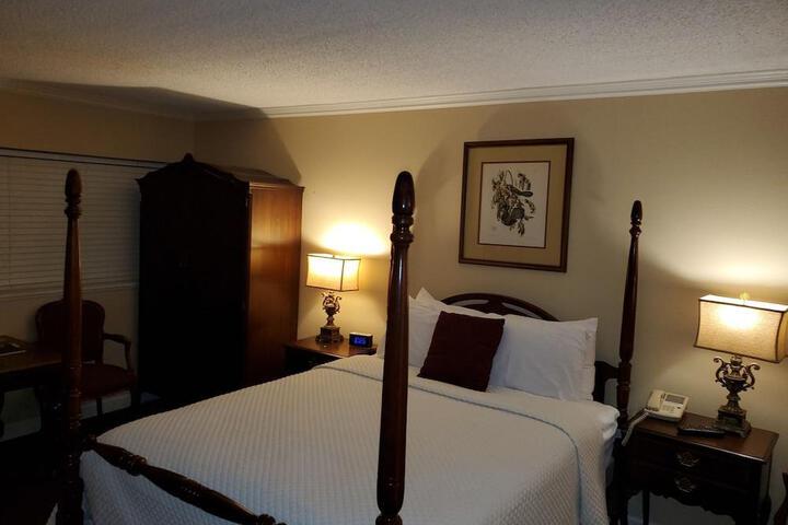 Hotel Suite Photo