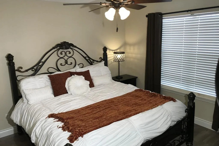 Room 2 of 18