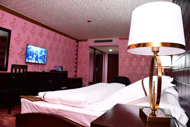 Room 12 of 36