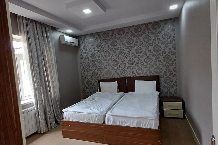 Room 17 of 31