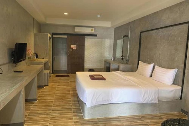 Room 30 of 95
