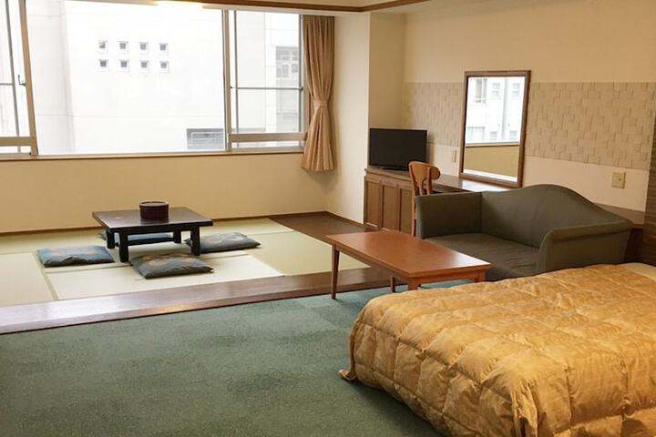 Room 5 of 33