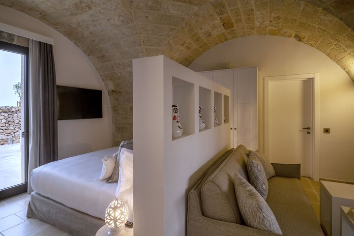 Room 15 of 104