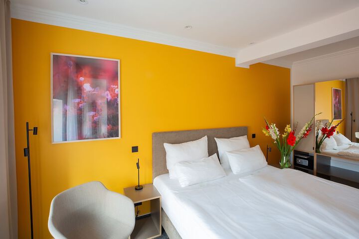 Room 32 of 70