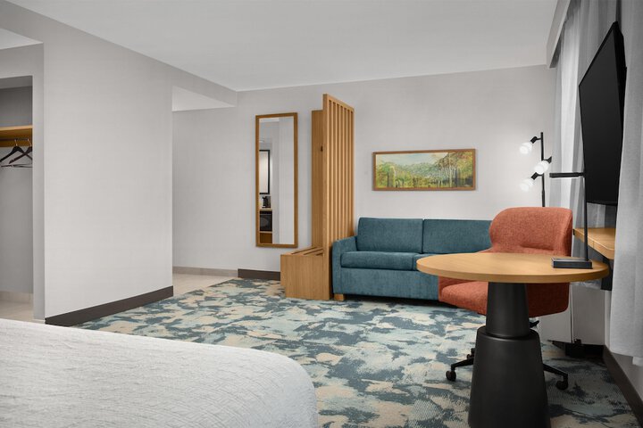 Room 45 of 77