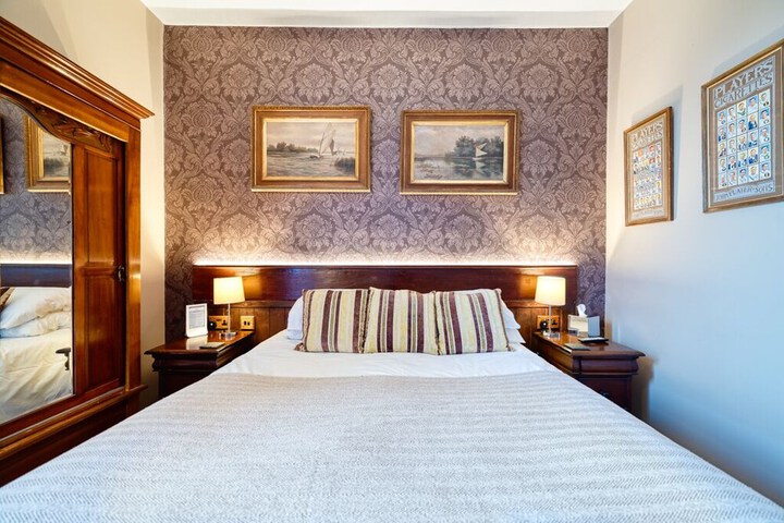 Room 45 of 145
