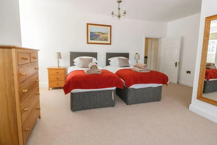 Room 3 of 21