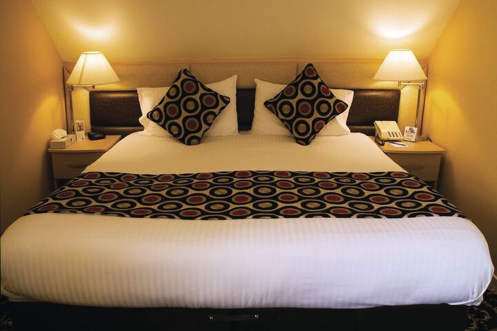 Room 3 of 38