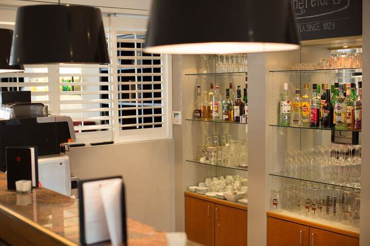 Lounge 58 of 67