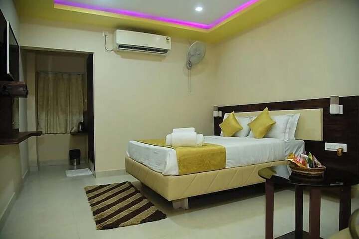 Room 5 of 14