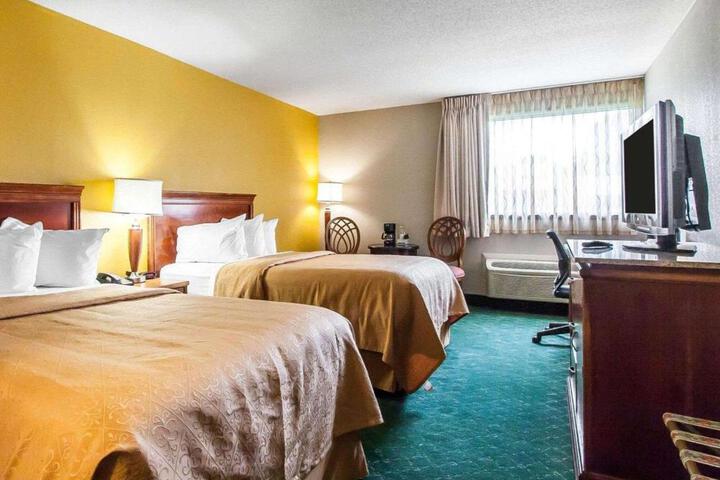 2 Double Beds (4 of 11)