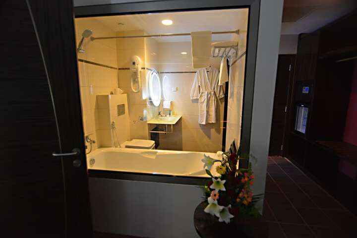 Room 30 of 50