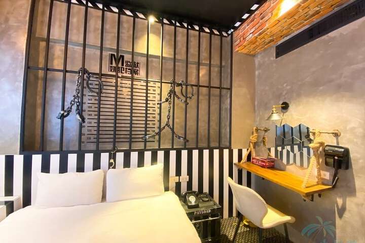 Room 19 of 89
