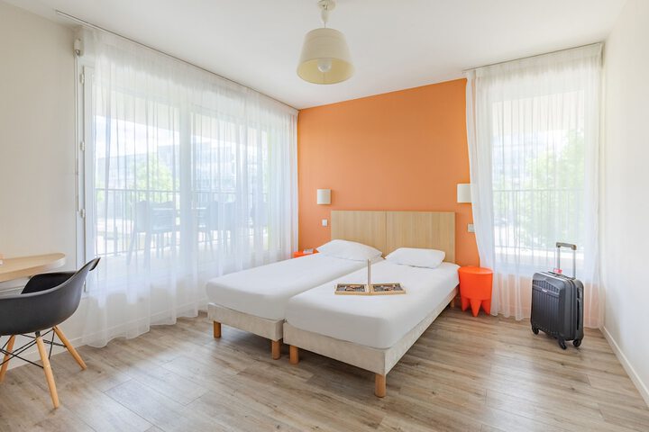 Room 5 of 31