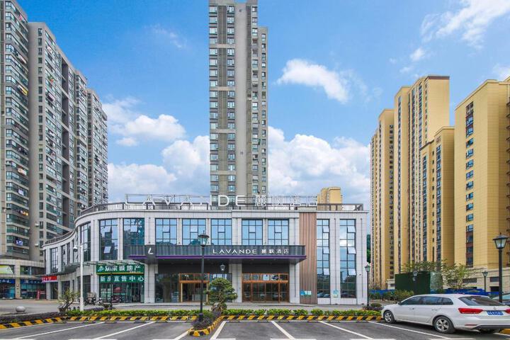 Lavande Hotel Wuhan Jinyin Lake Light Industry University