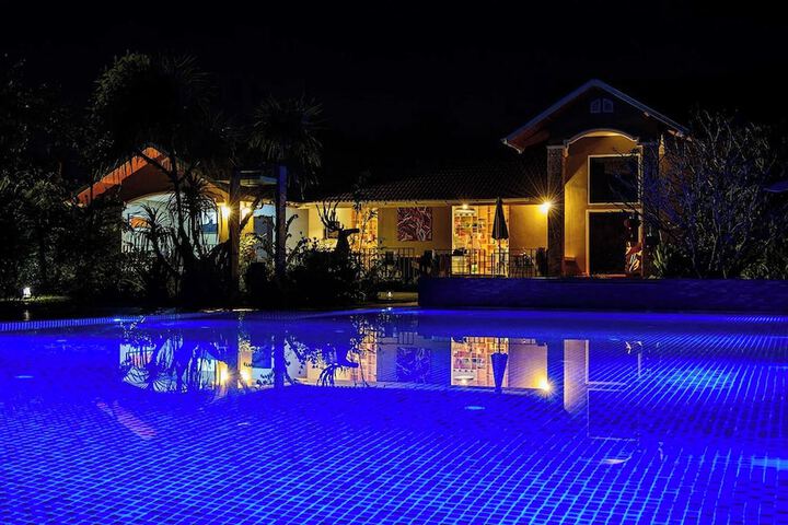 Pool 90 of 107