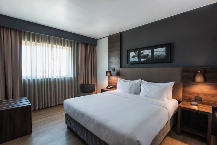 Room 12 of 75