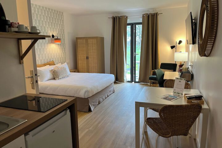 Room 25 of 57