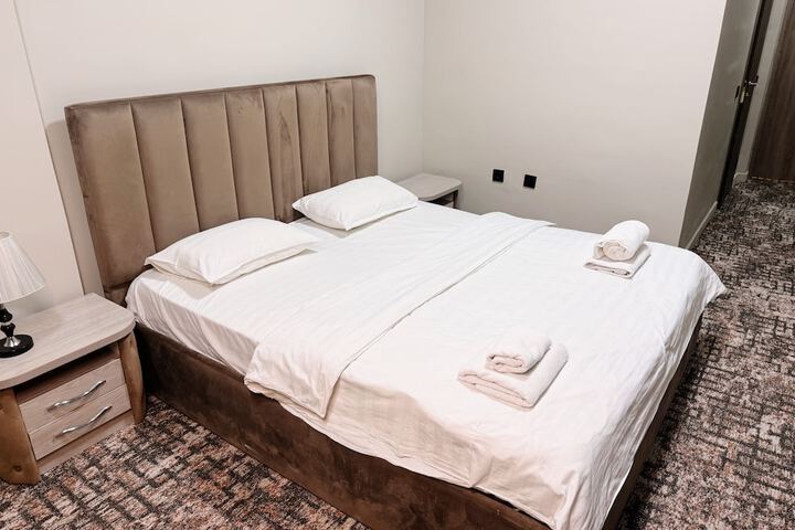 Room 8 of 16