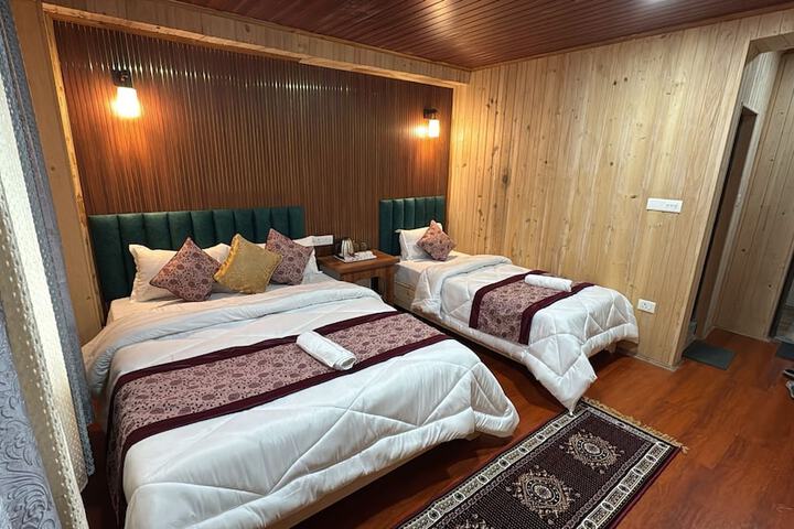 Room 2 of 8