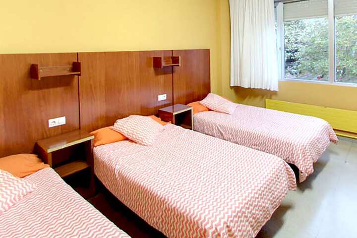 Room 5 of 32
