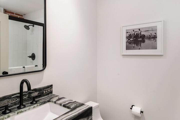 Room 48 of 98