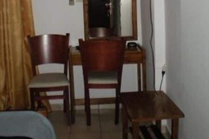 Room 10 of 29