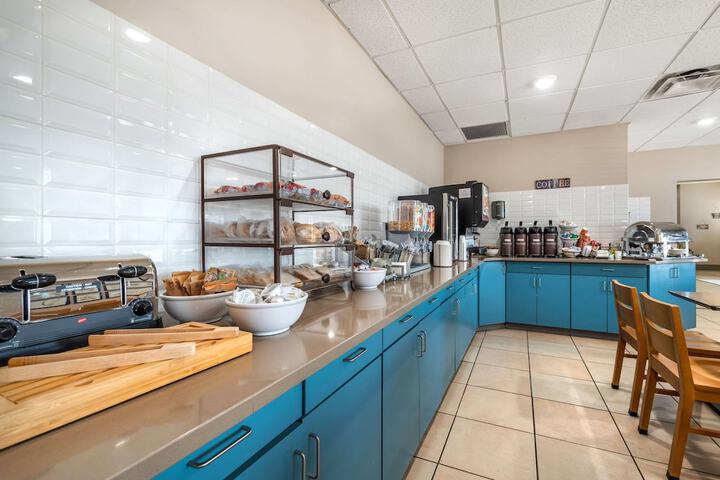 Breakfast/Coffee Service 49 of 56