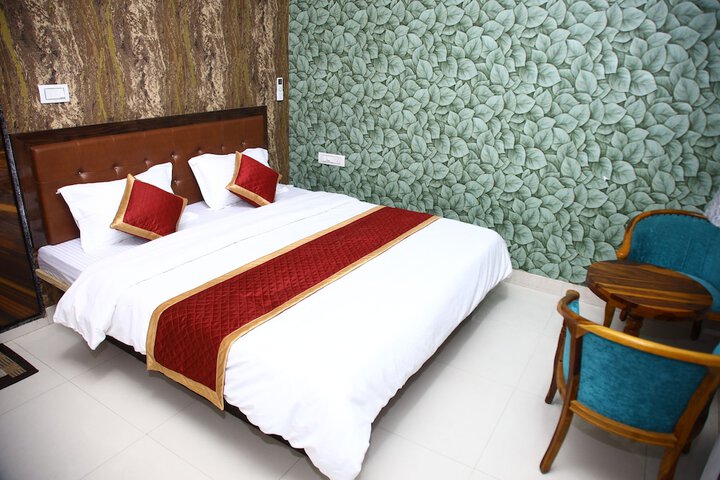 Room 10 of 24