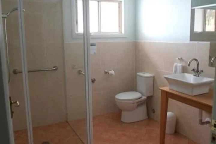 Room 6 of 13