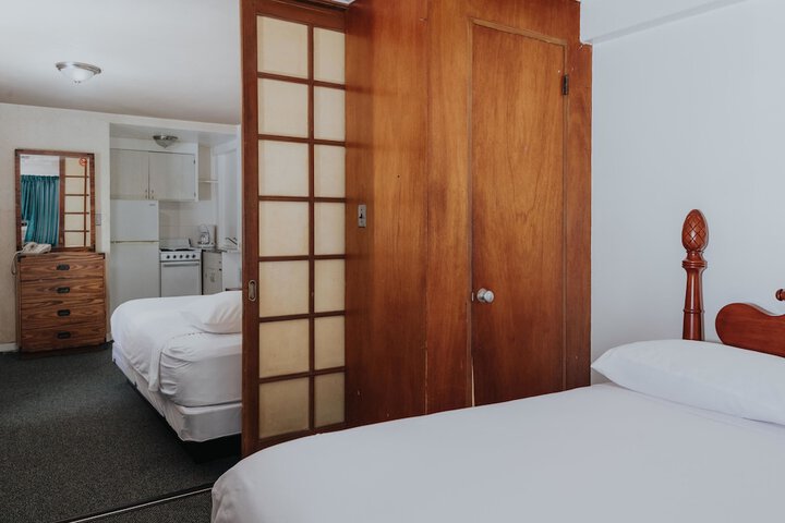 Room 22 of 111