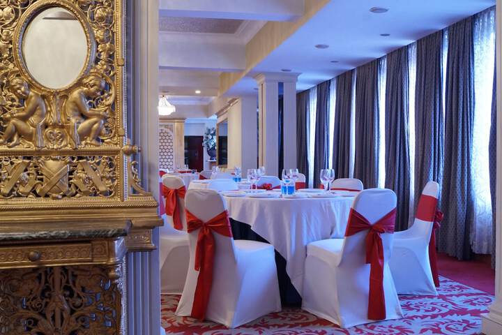 Ballroom/Hall 55 of 70
