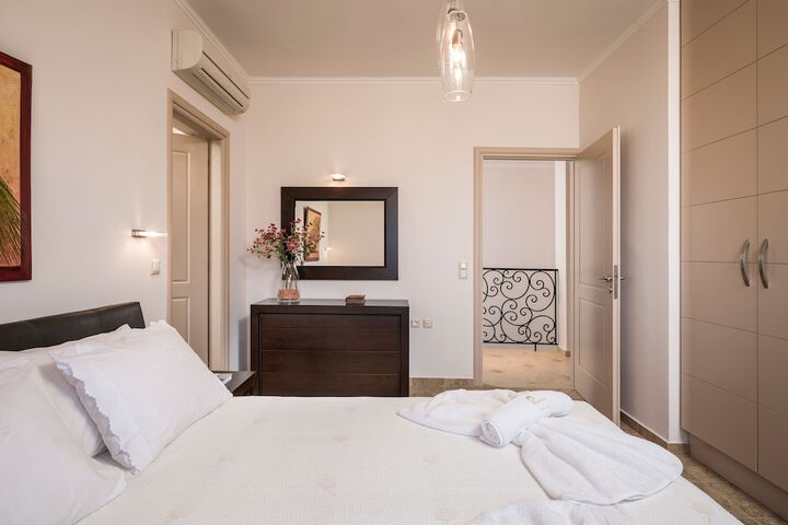 Room 3 of 79