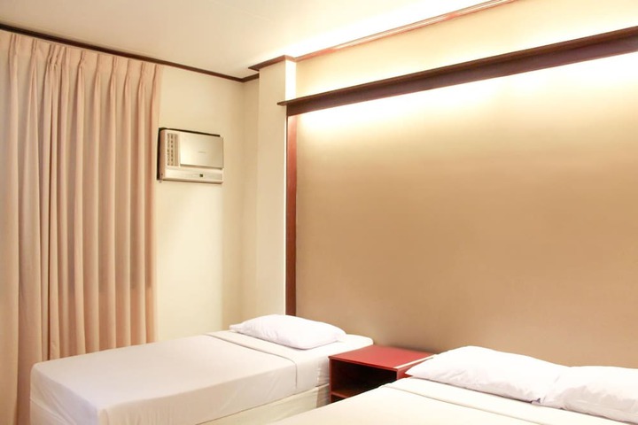 Room 37 of 62