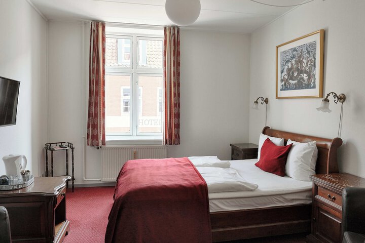 Room 118 of 214