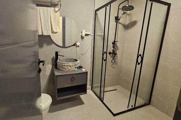 Room 178 of 204