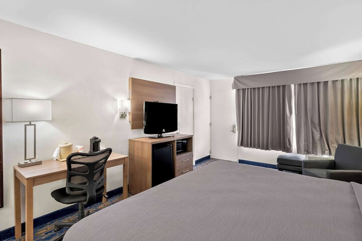 Room 11 of 41